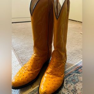 Woooo Weeee! Vintage leather and ostrich gold Amarillo cowboy boots!!!! Size 9